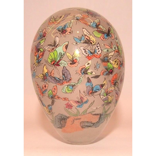 1 - A fine antique Qing Dynasty reverse painted snuff bottle with 'A Thousand Butterflies' decoration. 7... 