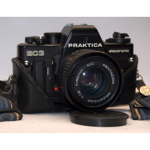 76 - Praktica BC3 Electronic 35mm film SLR camera, c/w m42 mount 200 and 300mm lenses and a Mikona compac... 