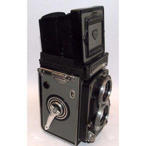 75 - Quality vintage grey body Rollei Rollieflex T TLR twin lens reflex camera c/w tripod adaptor and cas... 