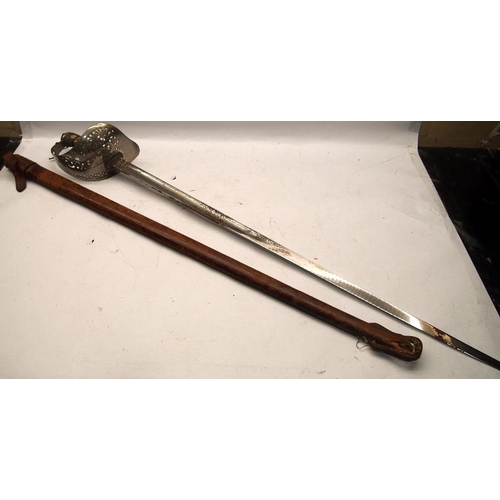 105 - WWI George V Officers Sword