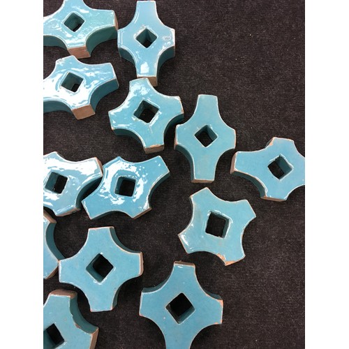 421 - Islamic screen tiles in turquoise (27)