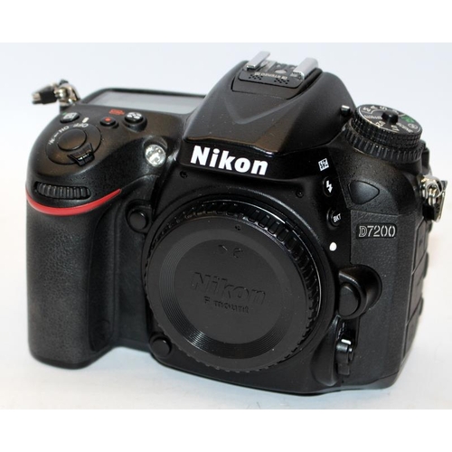 123 - Nikon D7200 DSLR camera body, no battery or charger. (ref:12)