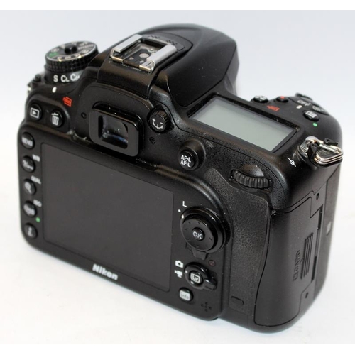 123 - Nikon D7200 DSLR camera body, no battery or charger. (ref:12)