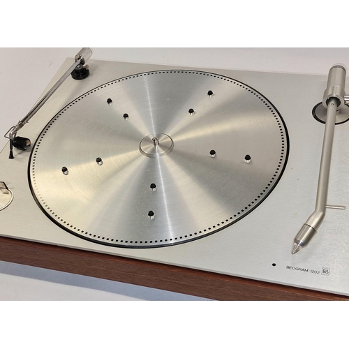 111 - Bang and Olufsen B&O Beogram 1202 automatic stereo turntable fitted with cartridge and stylus. Turnt... 