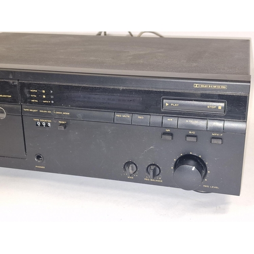 125 - Marantz SD-40 Stereo Cassette Deck c/w original box, packaging and instructions. Lights up when conn... 