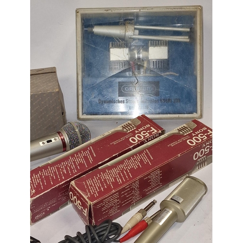 132 - Collection of vintage boxed and unboxed microphones to include Sony. Offered untested.