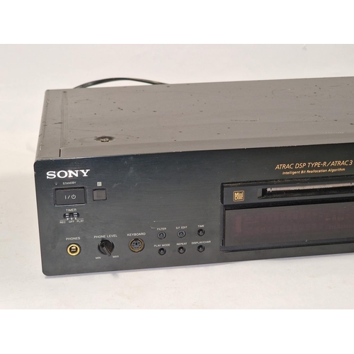 139 - Sony MDS-JB940 ATRAC 3 Minidisc Deck. Lights up when connected to power but not tested further.