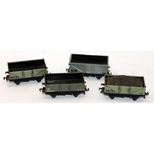 226 - A collection of vintage tinplate OO gauge goods wagons. 20 in lot.