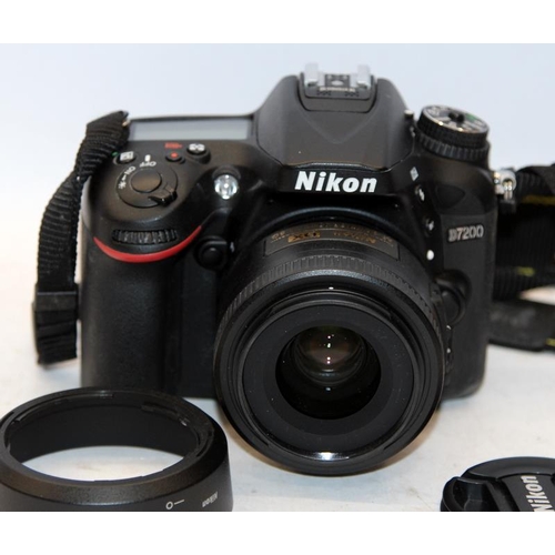 18 - Nikon D7200 DSLR camera with fitted Nikkor DX AF-S 35mm 1:1.8G wide aperture lens. No battery or cha... 