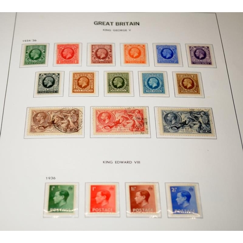 178 - Stanley Gibbons Davo Great Britain Stamp Album Volume I. Generally good fill level with Penny Black ... 