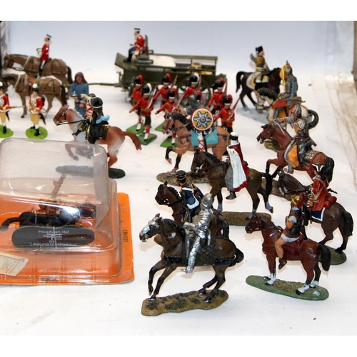 72 - A mixed collection of die-cast metal collectables includes Britain's soldiers including an early arm... 