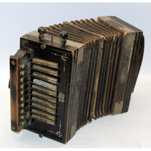 6 - Vintage The Royal Standard Accordeon, with age related wear but seems to play fine