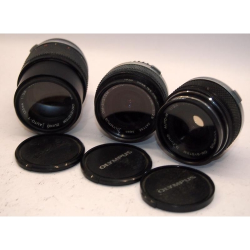 28 - Quality vintage Olympus OM System Zuiko SLR camera lenses: 1:2.8 28mm, 1:2.8 35mm and 1:3.5 135mm