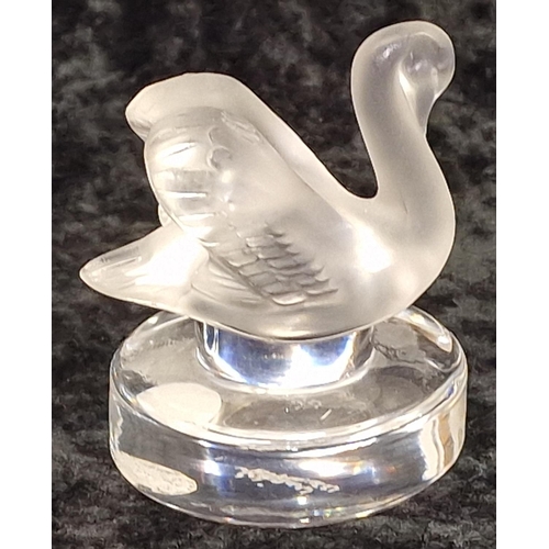 93 - Lalique France glass Swan figure signed 6cm tall.