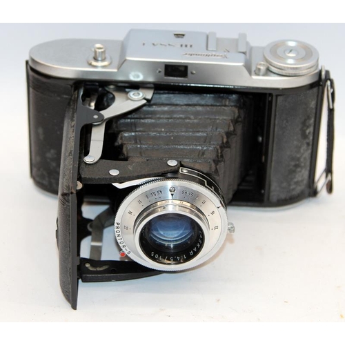 240 - Vintage folding cameras to include Zeiss Ikon 531 rangefinder, Voigtlander 66 Baby Bessa and Voigtla... 