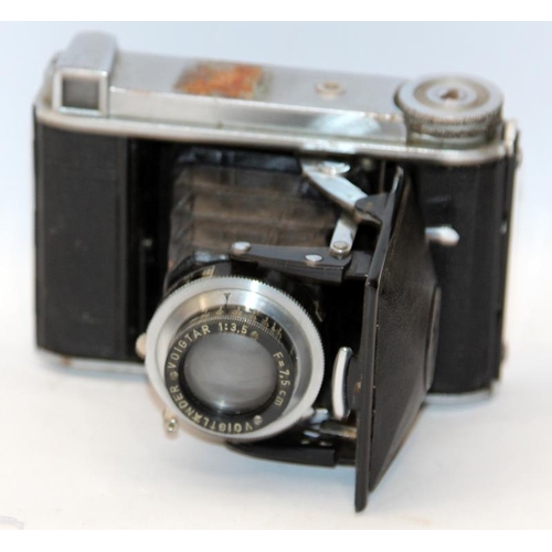 240 - Vintage folding cameras to include Zeiss Ikon 531 rangefinder, Voigtlander 66 Baby Bessa and Voigtla... 