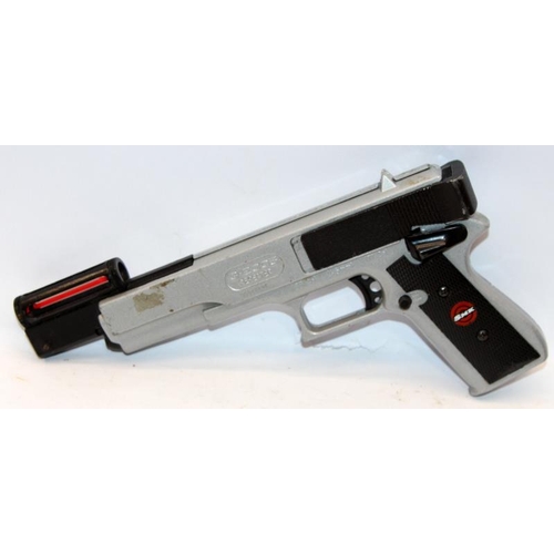 266 - SMK G 2005 Repeater .177 air pistol c/w a vintage Rohm RG2 starter pistol