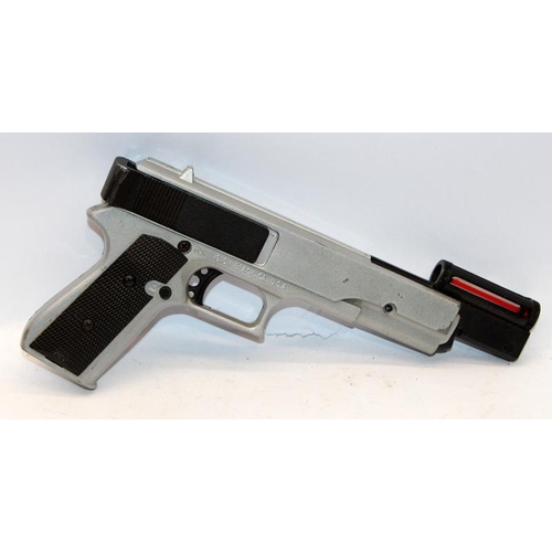 266 - SMK G 2005 Repeater .177 air pistol c/w a vintage Rohm RG2 starter pistol