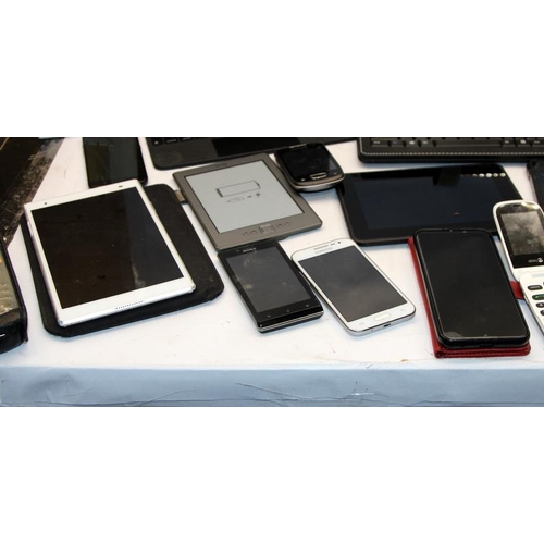 295 - A collection of mobile phones, smart phones, Kindles and tablets. Apple, Nokia, Samsung etc. No char... 