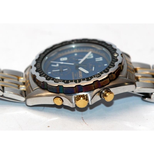 372 - Seiko Sports 200 gents alarm quartz Chronograph model ref:7T32-7030. Blue/gold dial. Seen working at... 