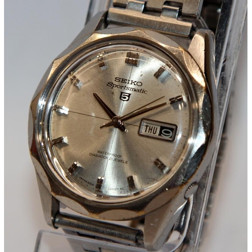 359 - Vintage Seiko 5 Sportsmatic automatic gents watch model ref:6619-9030. Serial number dates this watc... 