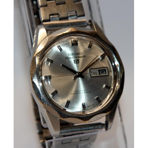 359 - Vintage Seiko 5 Sportsmatic automatic gents watch model ref:6619-9030. Serial number dates this watc... 