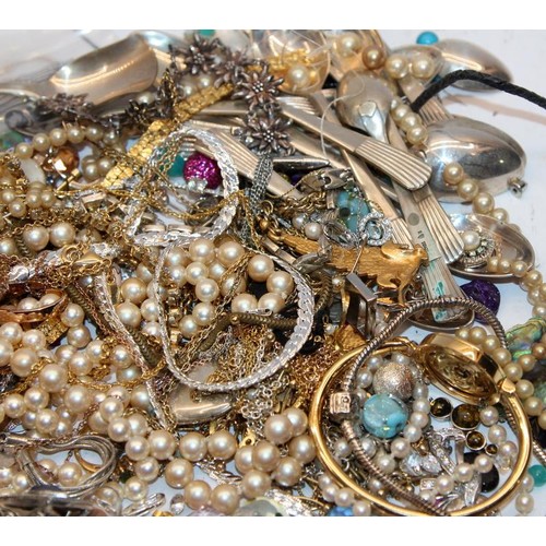 344 - Large bag of costume jewellery