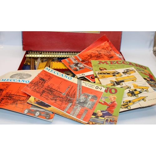 389 - Vintage Meccano set 5 red box c/w quantity of loose Meccano and a number of manuals