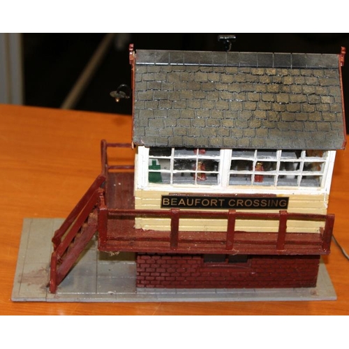 409 - Garden railway: Quality station building with platforms and walls and a signals box