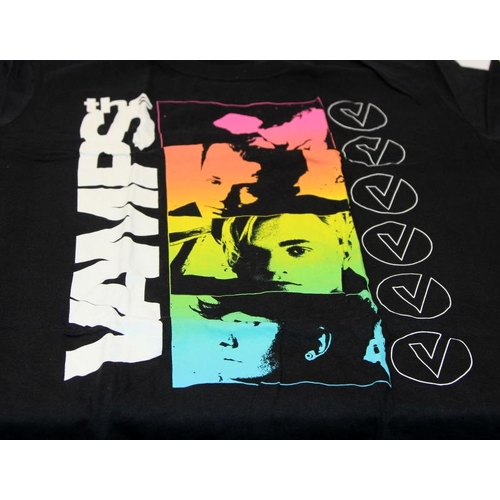 370 - A collection of The Vamps pop band t-shirts including 2014 and 2017 tour shirts. 17 in lot, various ... 