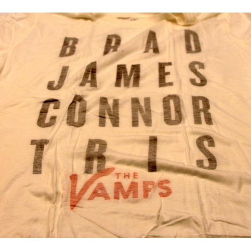 370 - A collection of The Vamps pop band t-shirts including 2014 and 2017 tour shirts. 17 in lot, various ... 