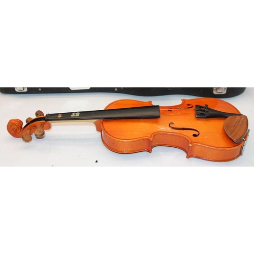 321 - Stentor Student 1, 1/2 size violin with box c/w hard case