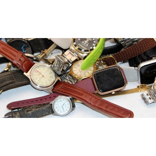 347 - Large collection of ladies and gents watches, quartz, digital and mechanical, modern and vintage. Go... 