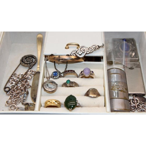 342 - Jewellery box containing a collection of vintage jewellery and watches to include a good amount of s... 