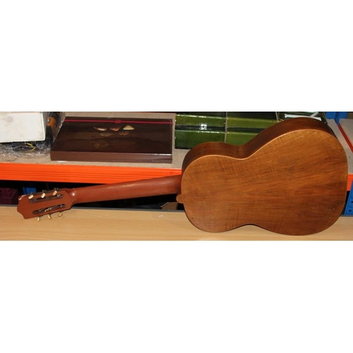 73 - Rare vintage Telesforo Julve classical Flamenco guitar. The label appears to date this example from ... 