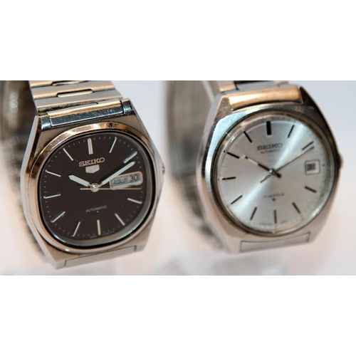 371 - Two vintage Seiko gents automatic watches, a black dial Seiko 5 ref:6309-5740 and a silver face ref:... 