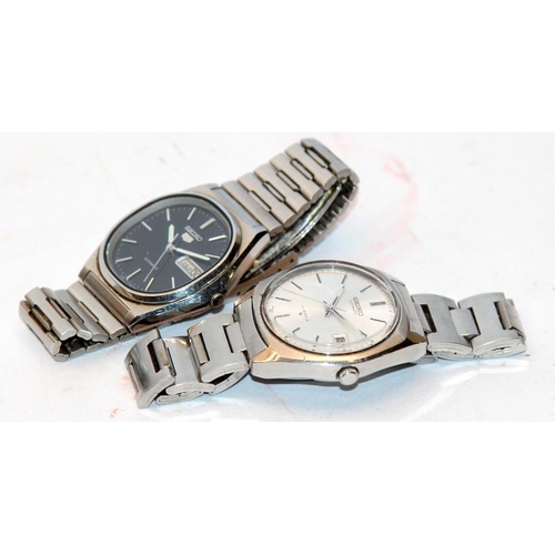 371 - Two vintage Seiko gents automatic watches, a black dial Seiko 5 ref:6309-5740 and a silver face ref:... 