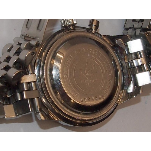 302 - Vintage Seiko Monopusher chronograph ref:5717-8990 with rare Olympic Flame caseback. Serial number d... 