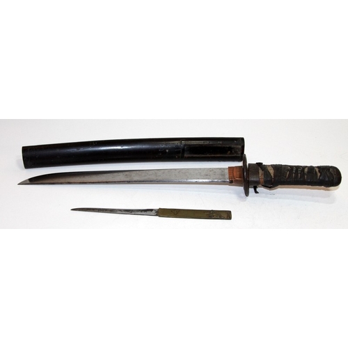 146 - Antique Japanese Tanto small sword with Kogatana dagger c/w original lacquered scabbard. The tang of... 