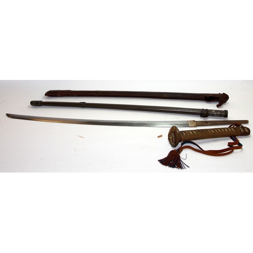 152 - WWII Japanese Army Officer's Shin Gunto sword housed in a metal scabbard with original olive green p... 