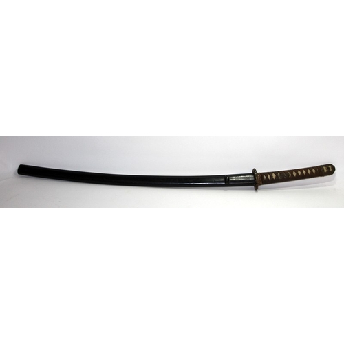 154 - WWII Japanese Army Officer's Shin Gunto sword housed in a lacquered wooden scabbard. Fabric wrapped ... 