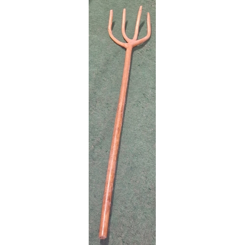 236 - A vintage European wooden agricultural hay fork 143cm long.