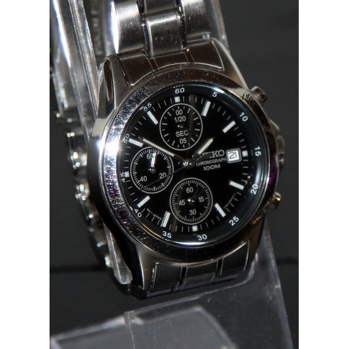 80 - Seiko gents quartz chronograph ref:7T92-0TW0. Boxed with spare links. Working at time of listing