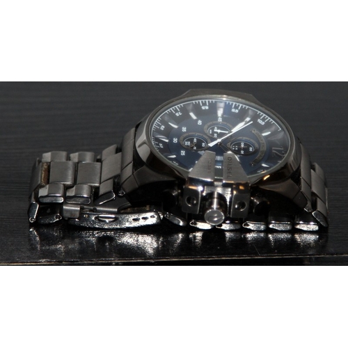 208 - Diesel oversize Mega Chief  gents quartz fashion watch ref:DZ-4329. Working at time of listing.