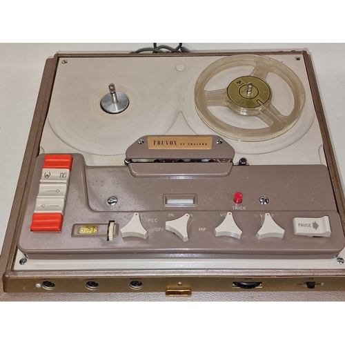 240 - Truvox R82 vintage reel to reel tape recorder. Powers up and reels spin when connected to power but ... 