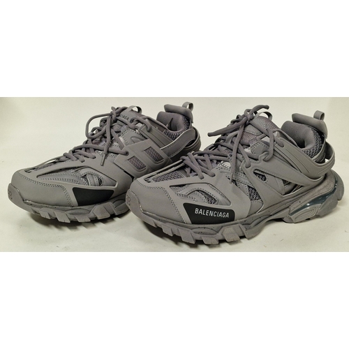 55 - Mens grey Balenciaga track trainers size 9.5 as new boxed with dust bag. These have not been officia... 