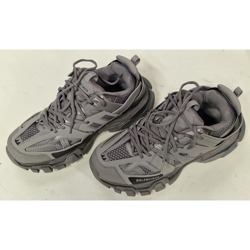 55 - Mens grey Balenciaga track trainers size 9.5 as new boxed with dust bag. These have not been officia... 