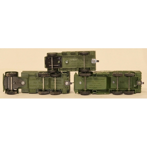 133 - Dinky Toys military group to include 689 Medium Artillery Tractor, 622 10-Ton Army Truck and 623 Arm... 