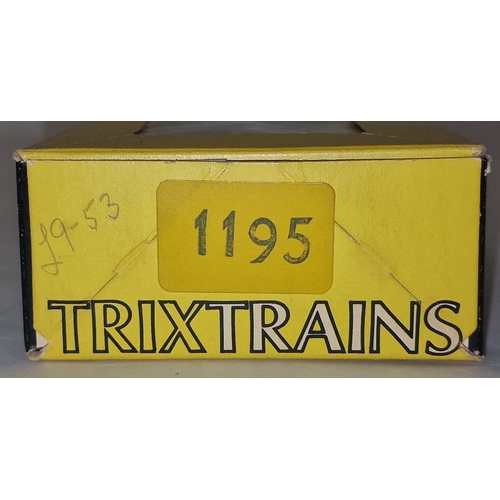 17 - Trix Trains OO gauge 1195 Merlin 60027 locomotive and tender boxed.