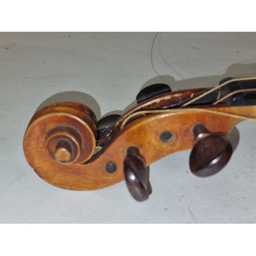 52 - An antique quality single piece back violin with unusual decorative inlay to reverse. No makers mark... 